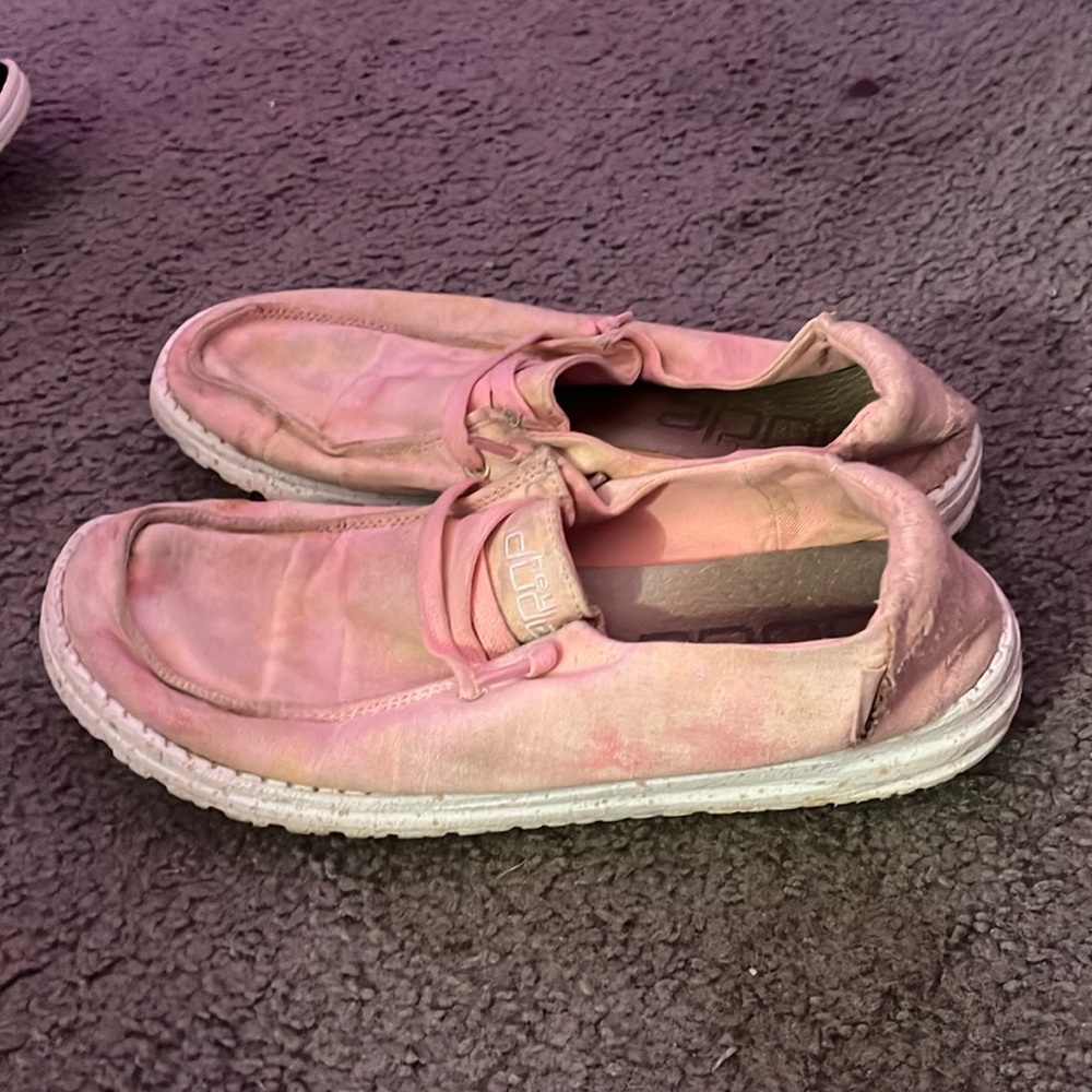 These has only been worn a couple times they’re fairly new